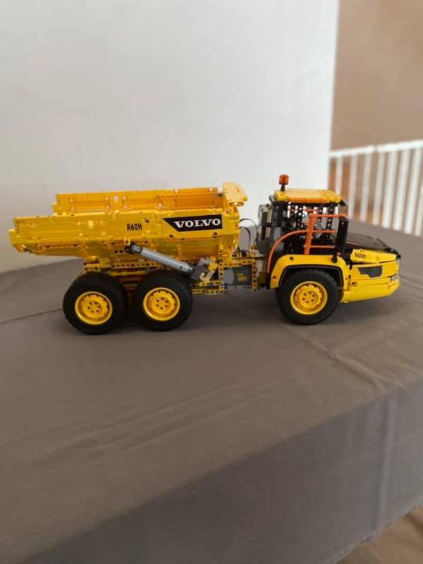 camion volvo 6x6 avec remorque benne - lego - lego set - lego build - brick it - location - magasin de jouets - jouets - flandre - wallonie - belgique